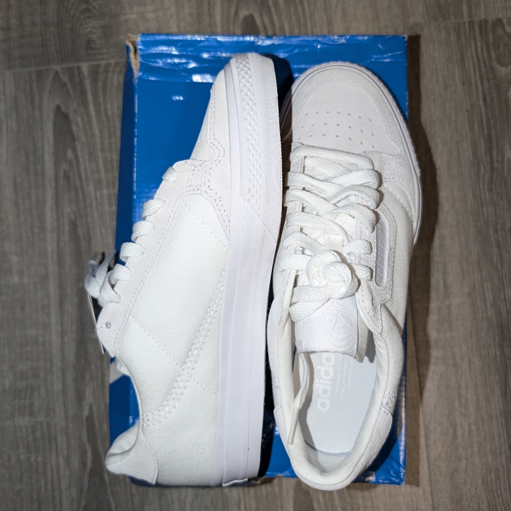 NWT Adidas Originals sneakers